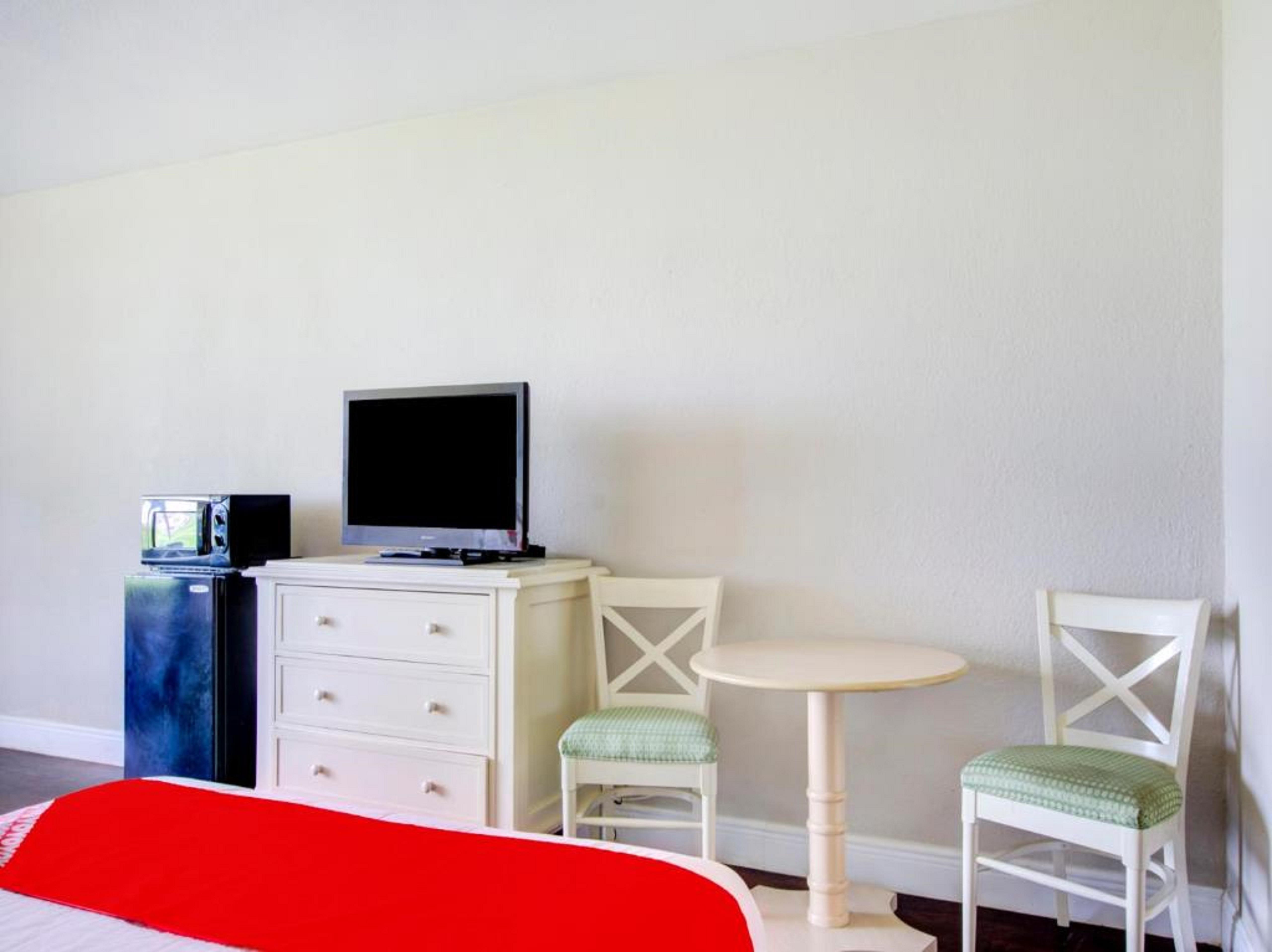 Oyo Hotel Dundee By Crystal Lake エクステリア 写真