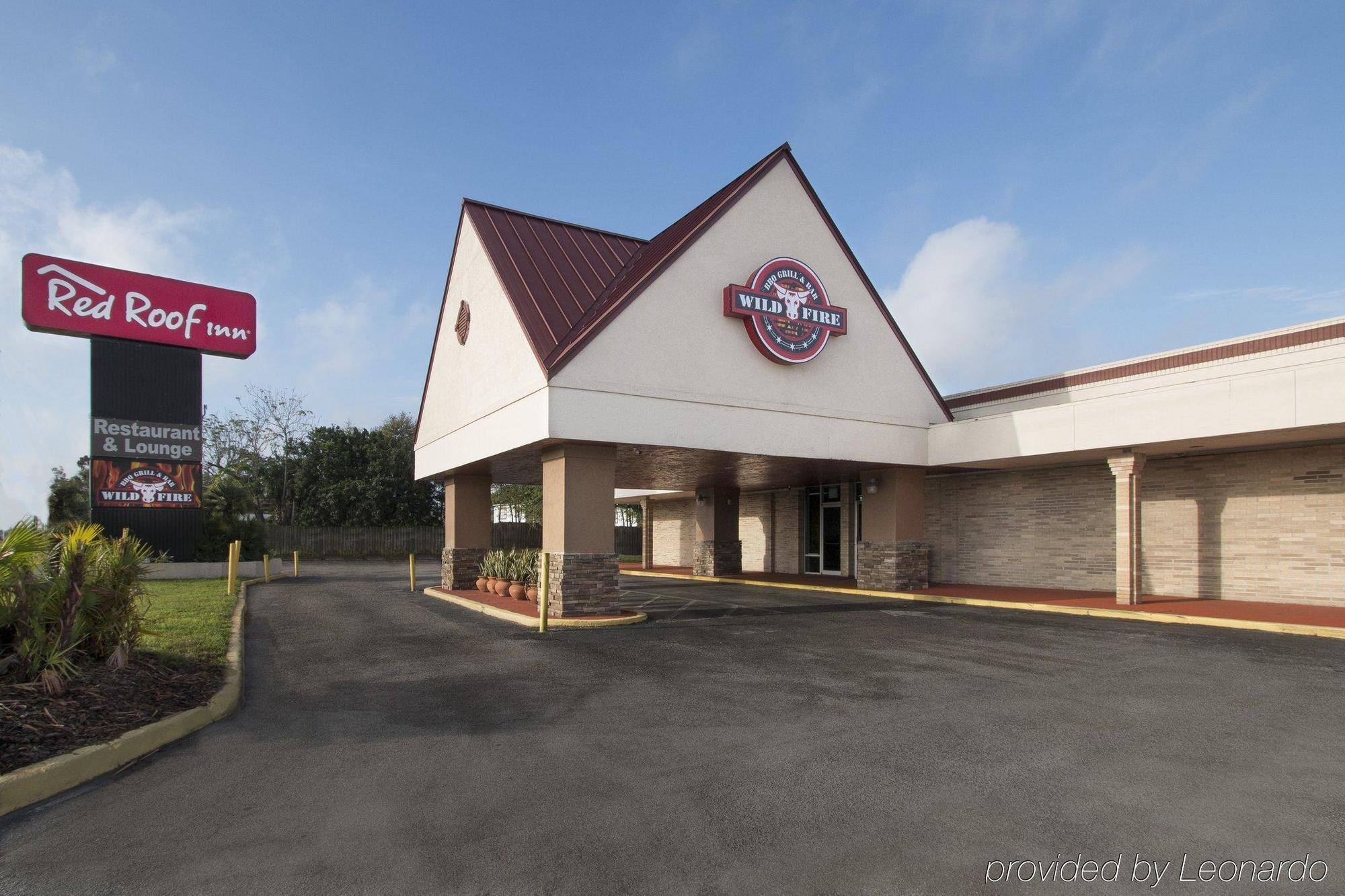 Oyo Hotel Dundee By Crystal Lake エクステリア 写真